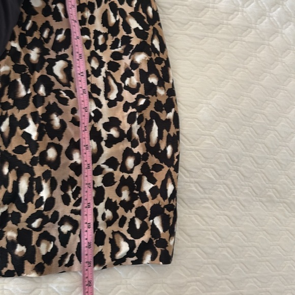 White House Black market skirt - Picture 4 of 6